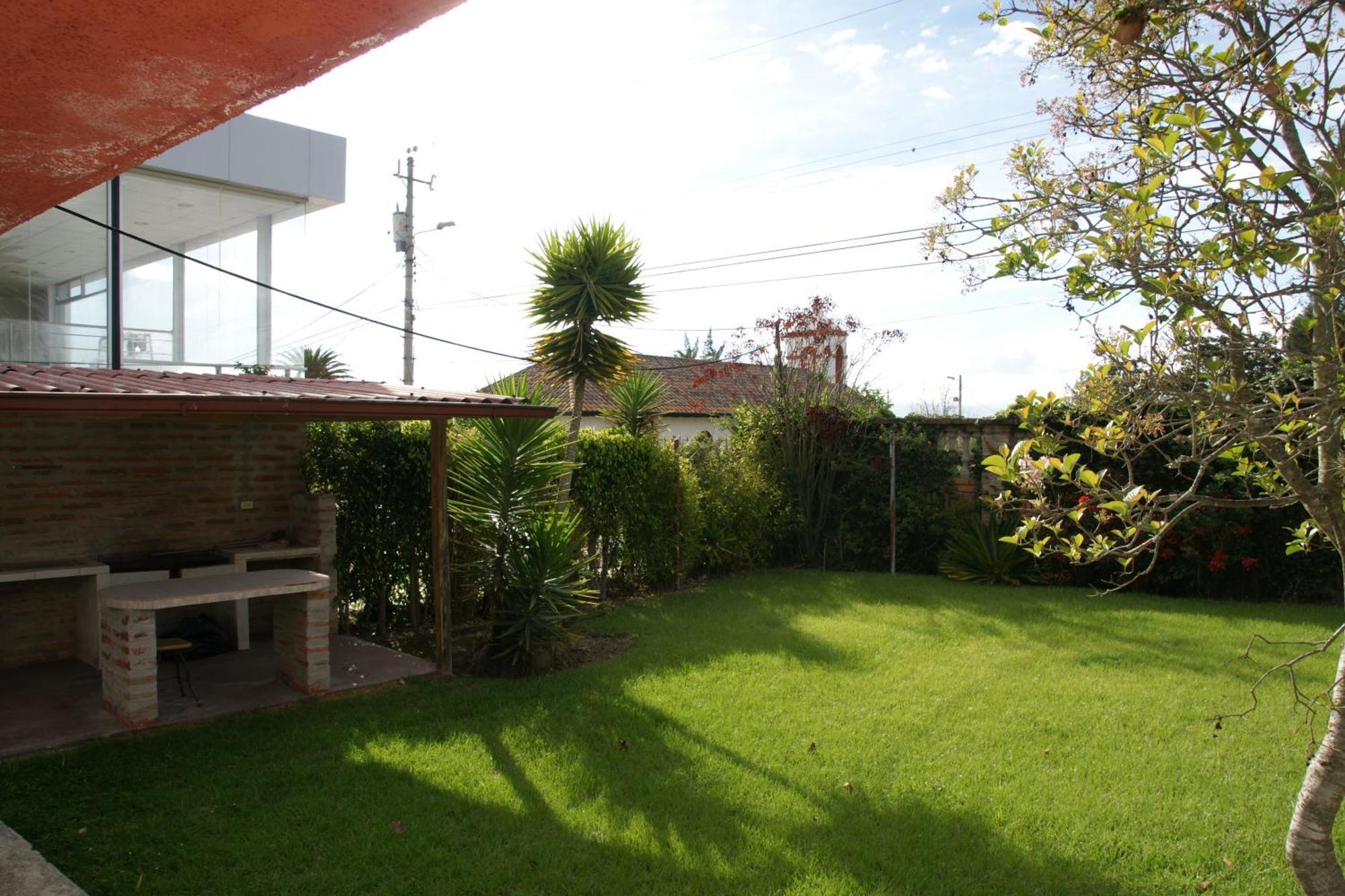 Hostal El Parque Tababela Room photo
